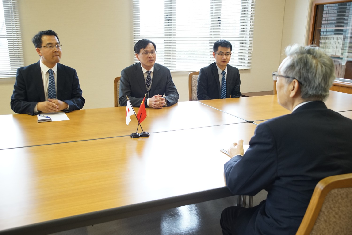 何平中華人民共和国駐新潟総領事館総領事来学